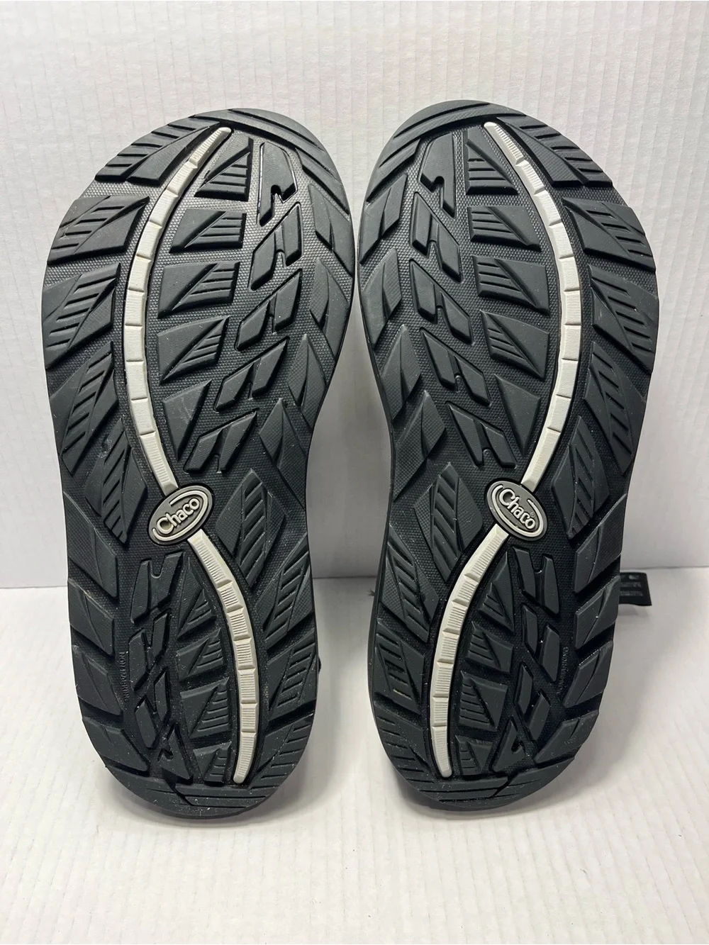 Chaco Men’s Gray and Black Adjustable Outdoor Sandals Sz 10